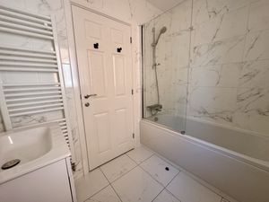 Family Bathroom- click for photo gallery